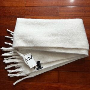 Zara thick chunky scarf with tag